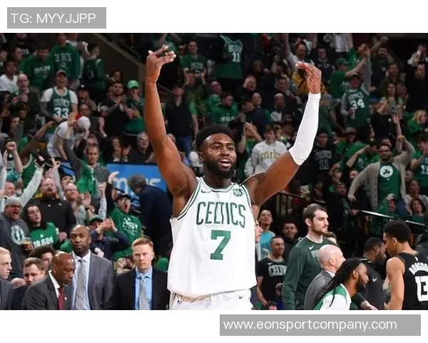 末节狂砍13分杰伦布朗全场33投14中豪取33分12篮板3助攻2抢断1盖帽